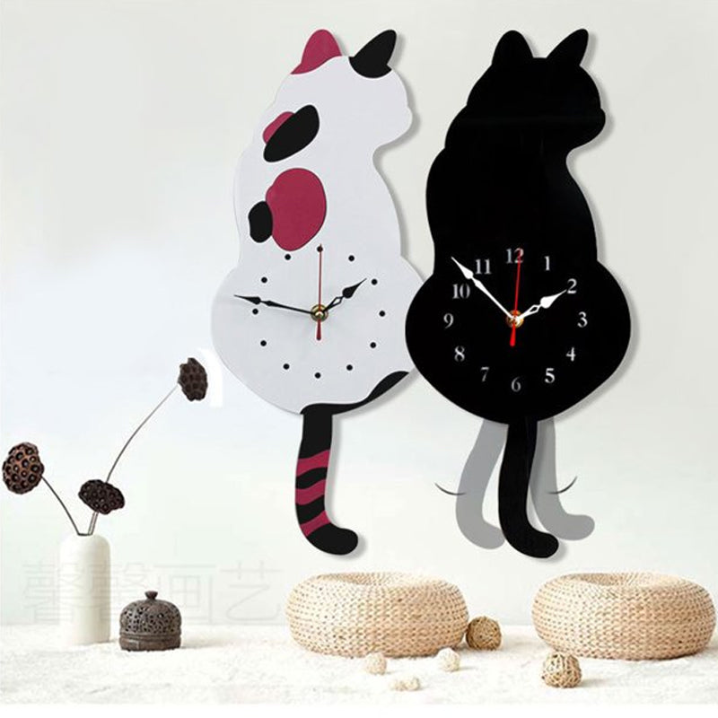 Wanduhr im Katzen-Design - Kreative Katzen-Pendeluhr - Dekorative Uhr für Wohnzimmer oder Kinderzimmer - Schwarz und Weiß