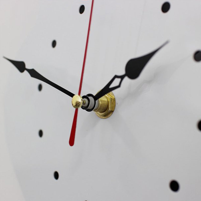 Wanduhr im Katzen-Design - Kreative Katzen-Pendeluhr - Dekorative Uhr für Wohnzimmer oder Kinderzimmer - Schwarz und Weiß